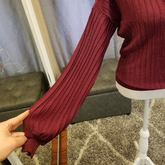 Guess sweater top - Picture 8 of 8